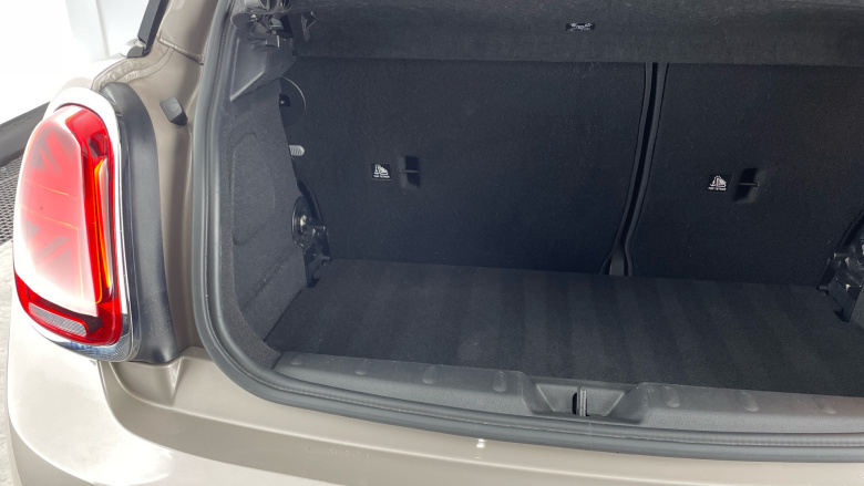 MINI Hatchback 1.5 Cooper Classic 3dr Auto Petrol Hatchback